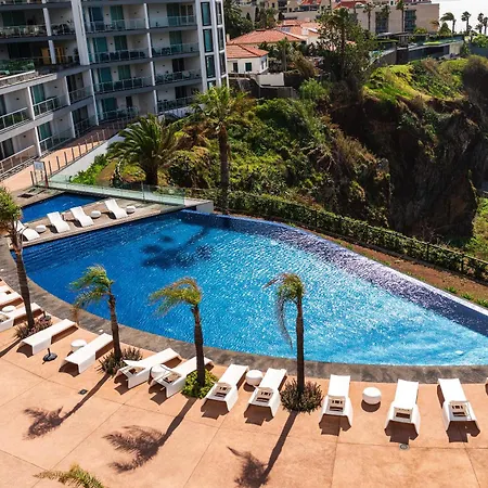 Apartment Luxury Ocean View I 3br I Pools I Madeira Palace I