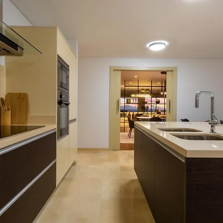 דירה Luxury Ocean View I 3br I Pools I Madeira Palace I פונשל