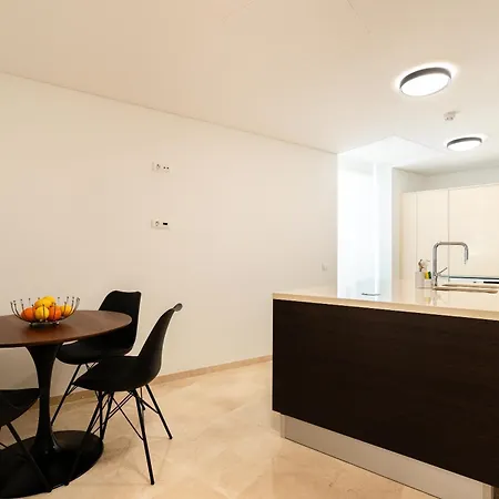 Luxury Ocean View I 3br I Pools I Madeira Palace I דירה